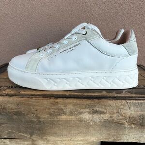 Kurt Geiger London Women’s Sneaker